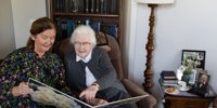 Marie van Engelenhoven from Ede takes care of her elderly mother with six brothers and sisters