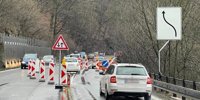 The landslide section of the road under Strečno will be repaired for 915 thousand euros. Reconstruction was waiting for more than two years |