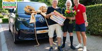 Kollumers win brand new car at Postcode Loterij -