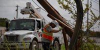 Texas regulators trim, approve $2.7B CenterPoint system resiliency plan |