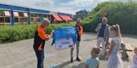 Cbs het Anker collects money for Estron runners