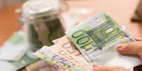 UniCredit takes 246 million lei from the EBRD over 3 years for lending to companies affected by the effects of the war in Ukraine and SMEs. The bank has a loans/deposits ratio of 85%, with deposits exceeding the loan balance by 6.4 billion lei