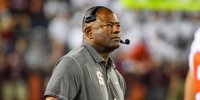 Report: Syracuse to Fire HC Dino Babers After 20-45 ACC Football Record in 8 Seasons