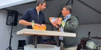 Farmer Slob from Giessenburg presents healthy cheese in Veendam