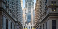 Lender seizes Chicago Board of Trade Building, plans revamp
