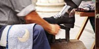 Shoe Polish Stands Begin to Vanish, Lose Their Shine