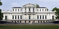 Experts warn against dubious double hats of States members