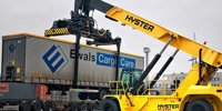 A strongman helps when transferring loads in Paskov