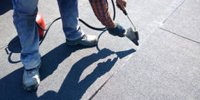 Roofers receive a wage increase earlier than planned and a one-off payment
